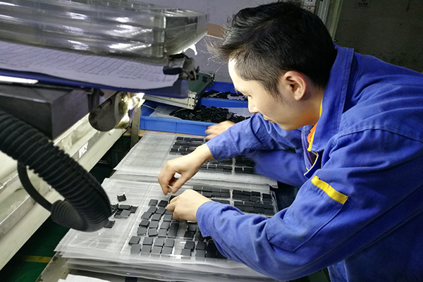 藍(lán)牙耳機(jī)模具廠——2018提前開啟放假模式對(duì)廠家是否有影響？